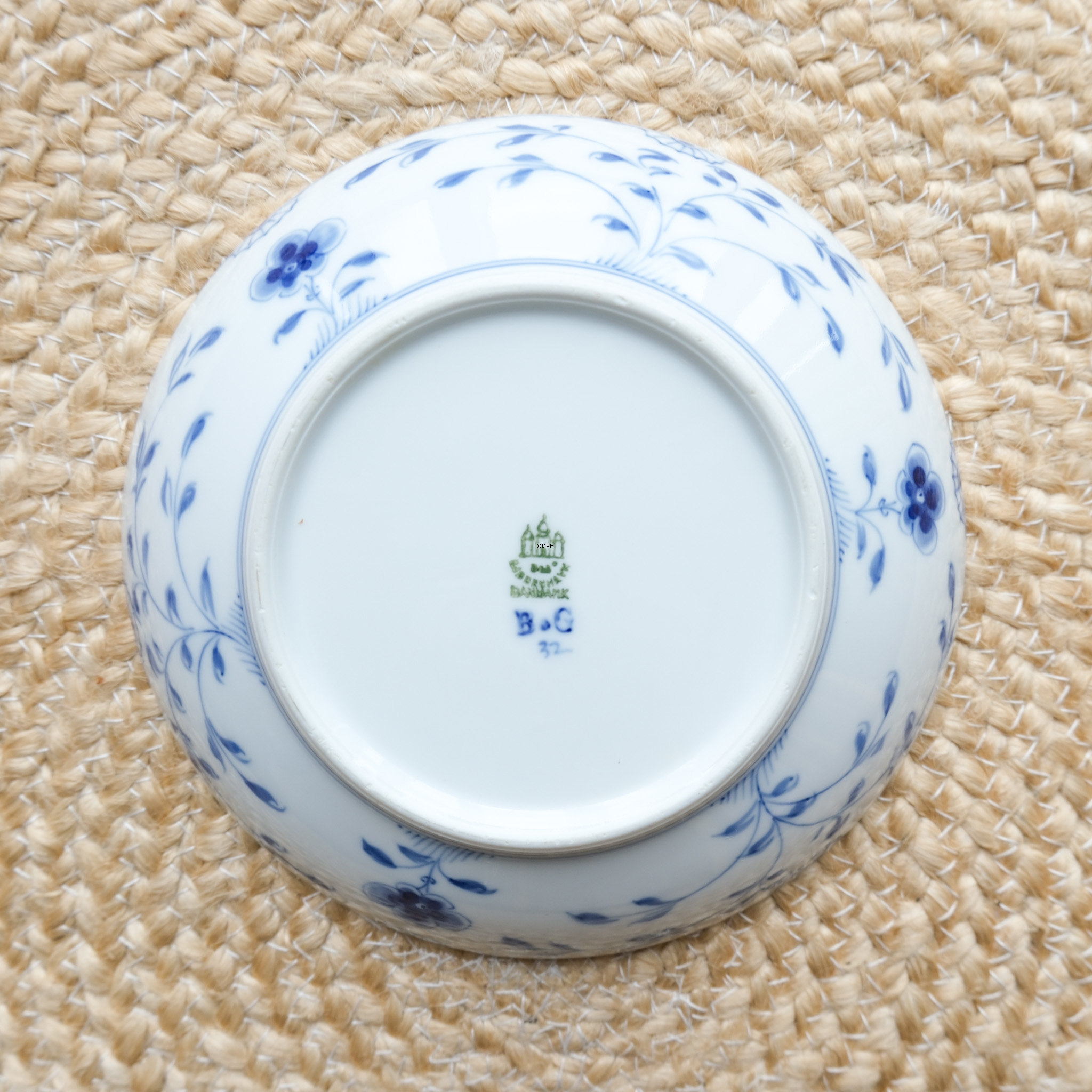 Sommerfuglestel rund skål, 20 cm, Bing & Grøndahl nr. 44, 312 eller 577