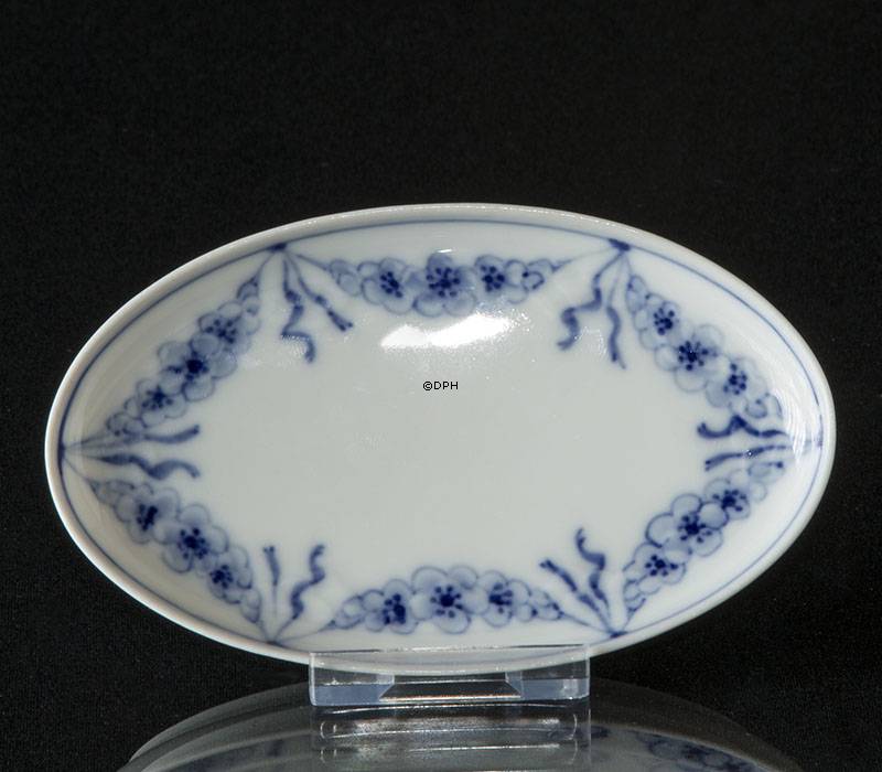 Empire, lille ovalt assiet, smørskål, Bing & Grøndahl nr. 232 eller 334