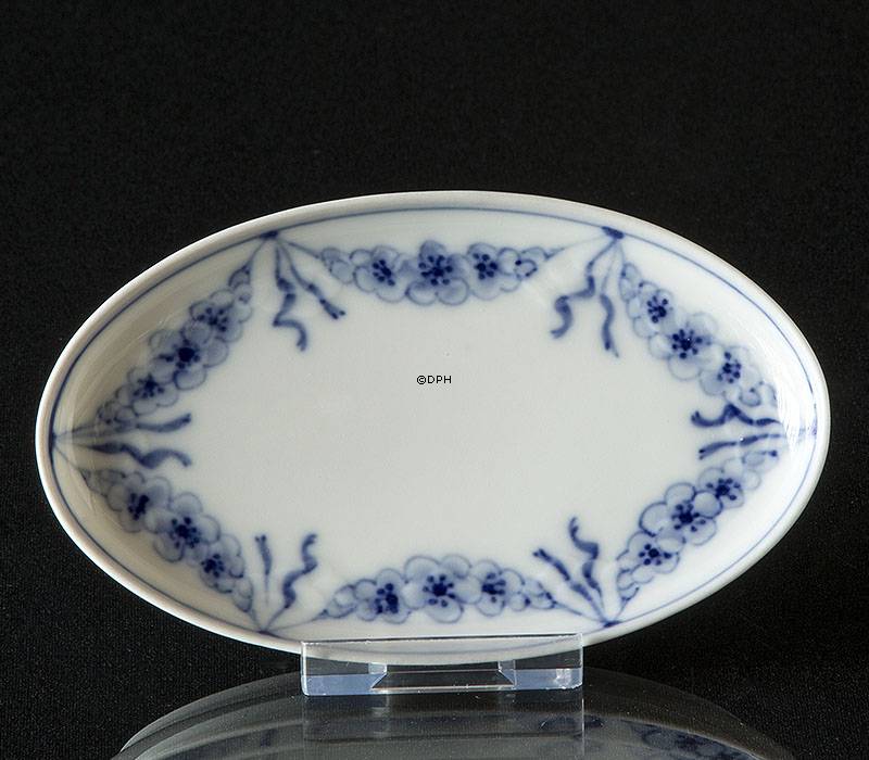 Empire, lille ovalt assiet, smørskål, Bing & Grøndahl nr. 232 eller 334