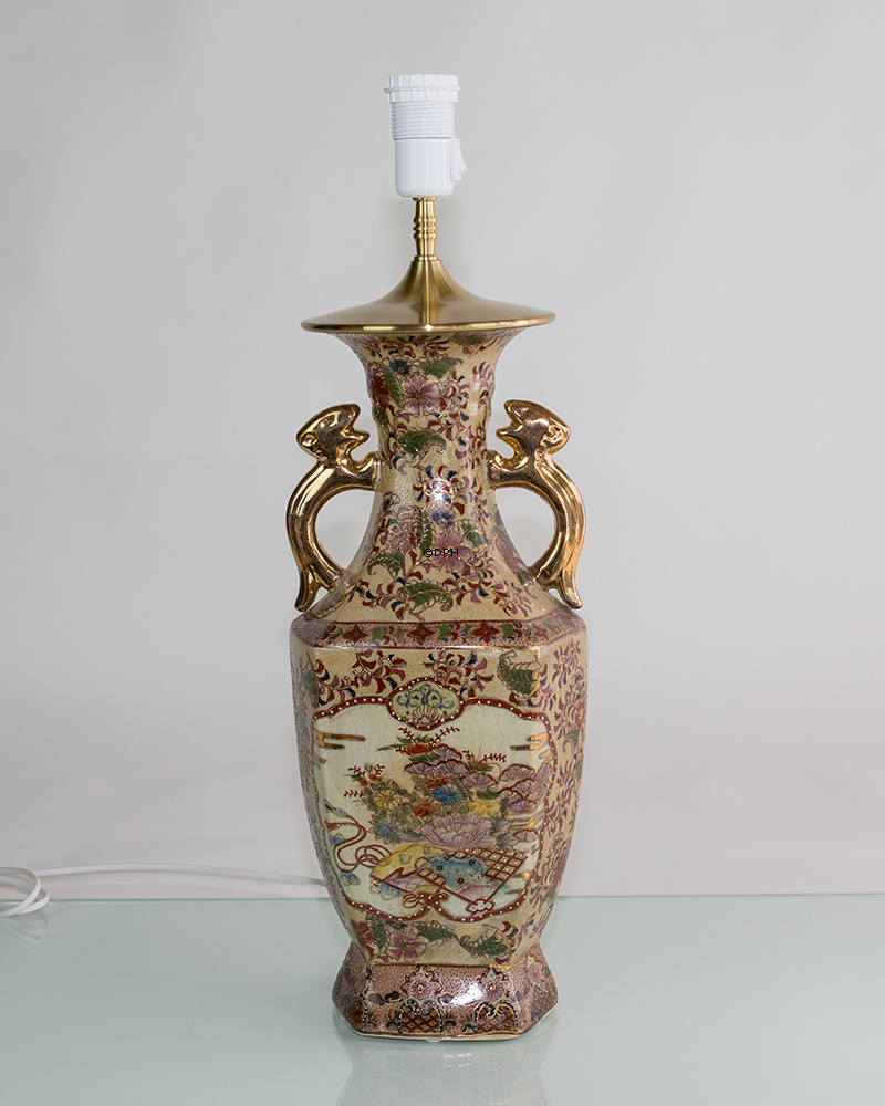 Kinesisk bordlampe med blomst