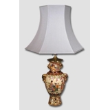 Chinese table lamp with ladies