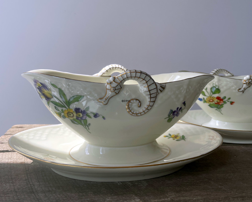 Bing & Grøndahl Saksisk Blomst sauceskål nr. 8 eller 311, forskellige motiver