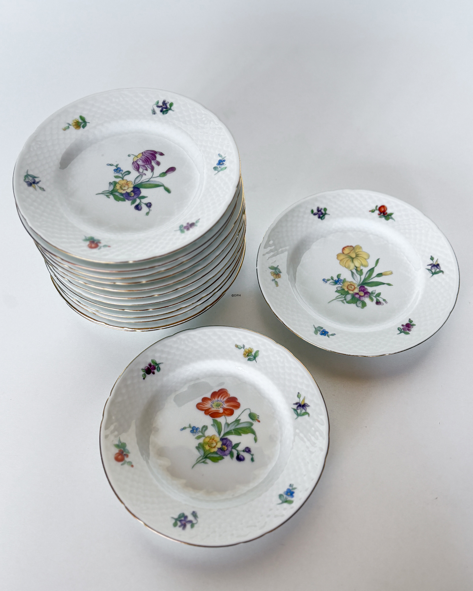 Bing & Grøndahl Saksisk Blomst frokosttallerken (forskellige blomster) 21 cm nr. 26 eller 326