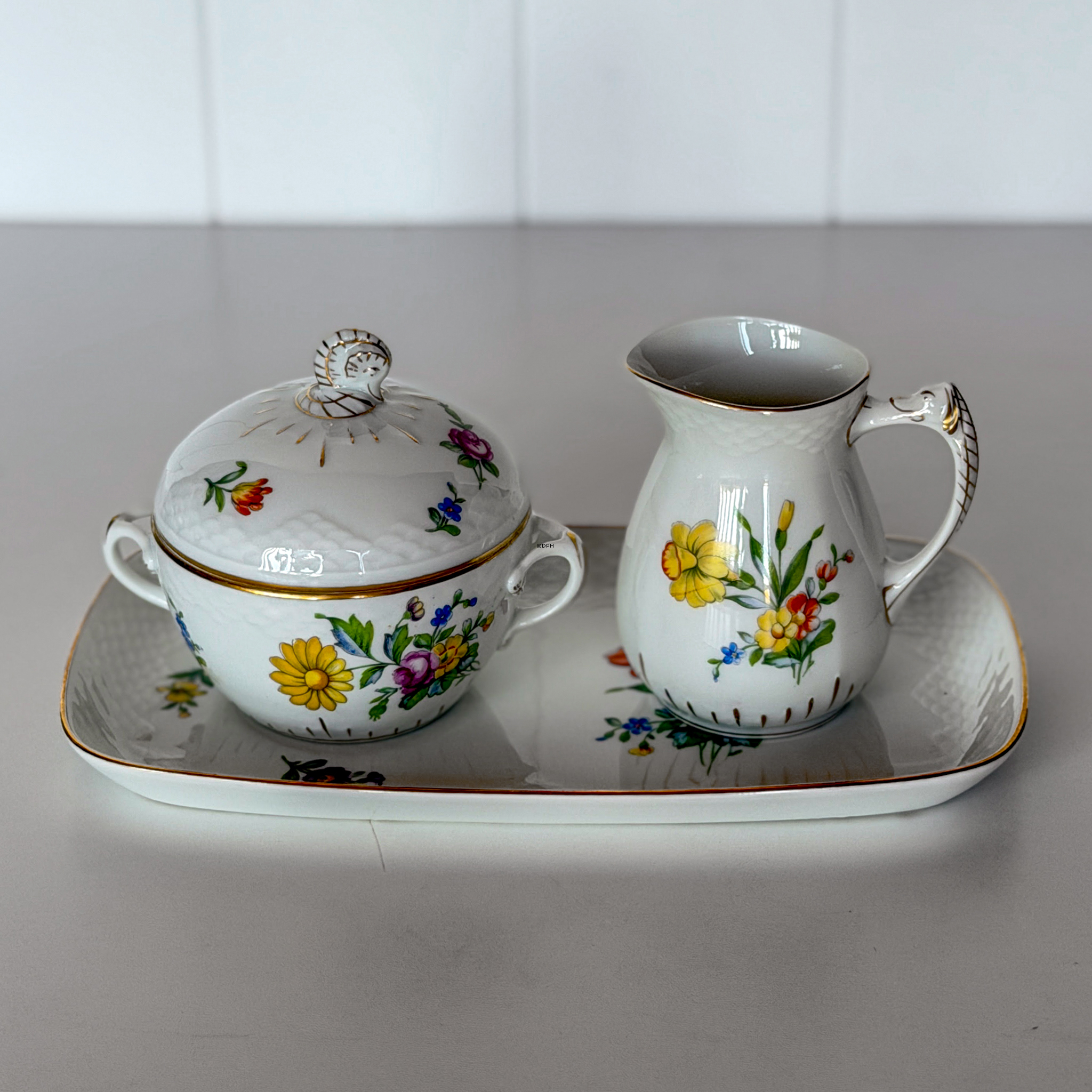 Bing & Grøndahl Saksisk Blomst kaffebakke nr. 96 eller 364