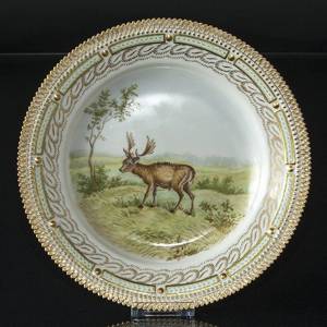 Fauna Danica jagtstellet flad tallerken, med hjort (Cervus Dama), Royal Copenhagen | Nr. 1539-3549 | DPH Trading