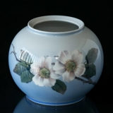Vase med vildrose, Royal Copenhagen nr. 4260 eller 817
