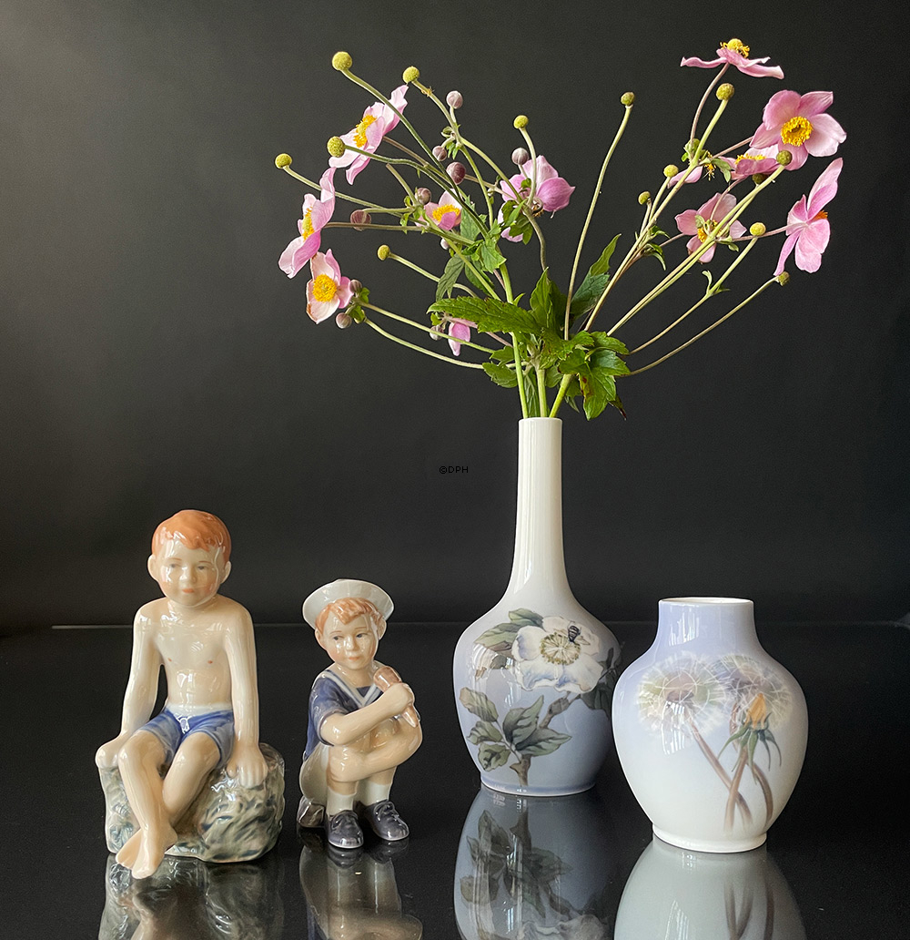 Vase med Mælkebøtte, Royal Copenhagen nr. 2639-45-5 eller 815