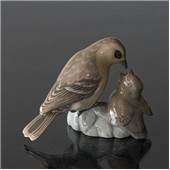 Dahl Jensen, Young sparrow, Bing & Grondahl bird figurineProducer : Bing & GrøndahlItem no.: B1869Height: 15 cm