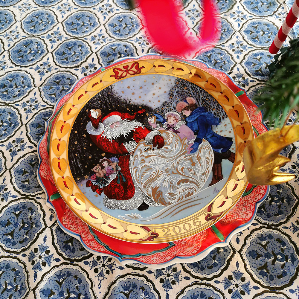 Royal Copenhagen hjerternes juleplatte/fad 2006, Hjerter af sne.