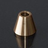 Messing kegle til fx. montering af lamper (Hullet passer til et nippelrør på 10 mm)