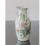 Rund kinesisk semiantik vase