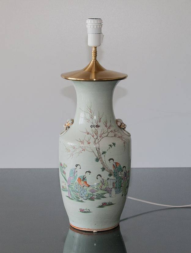 Kinesisk semiantik bordlampe