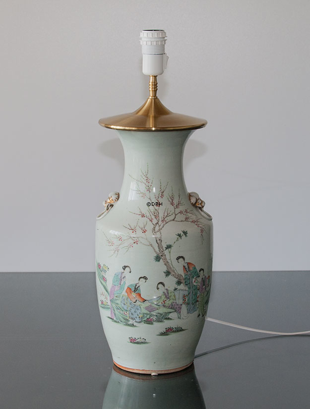 Kinesisk semiantik bordlampe