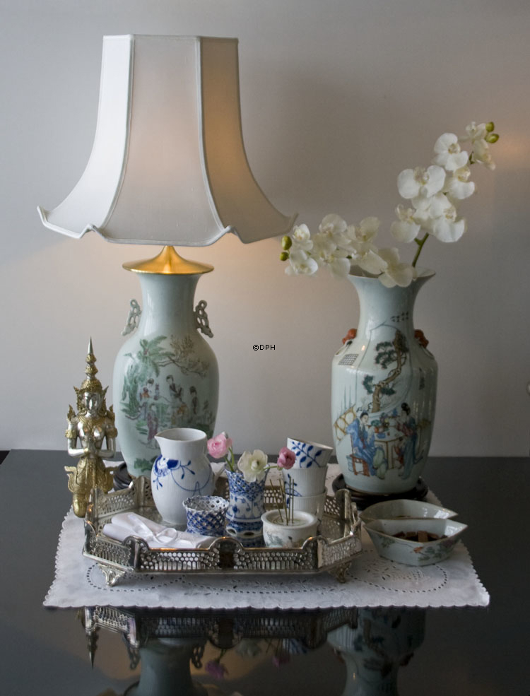 Kinesisk semiantik bordlampe