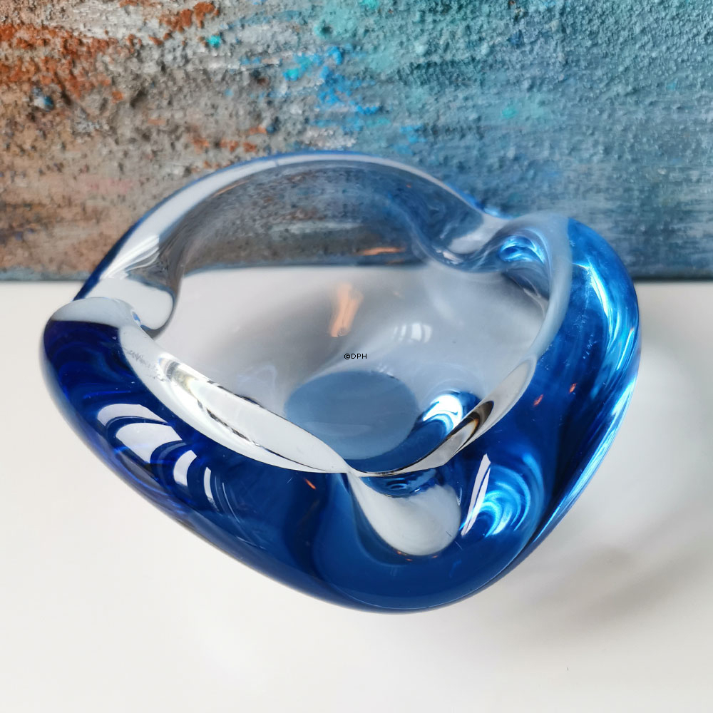 Akva trekantet askebæger eller skål, Holmegaard glas