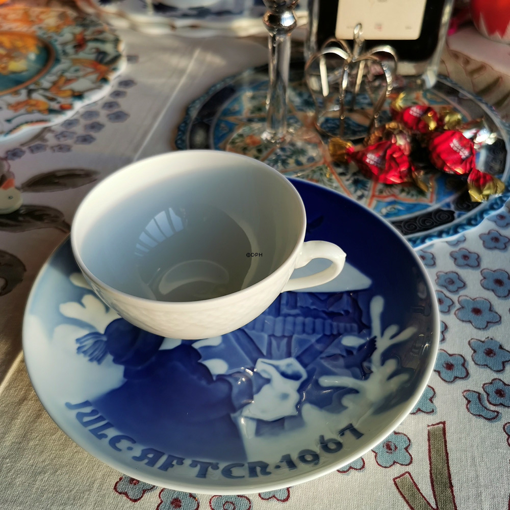 Hvid Riflet, Te kop UDEN underkop, indhold 18 cl., Royal Copenhagen