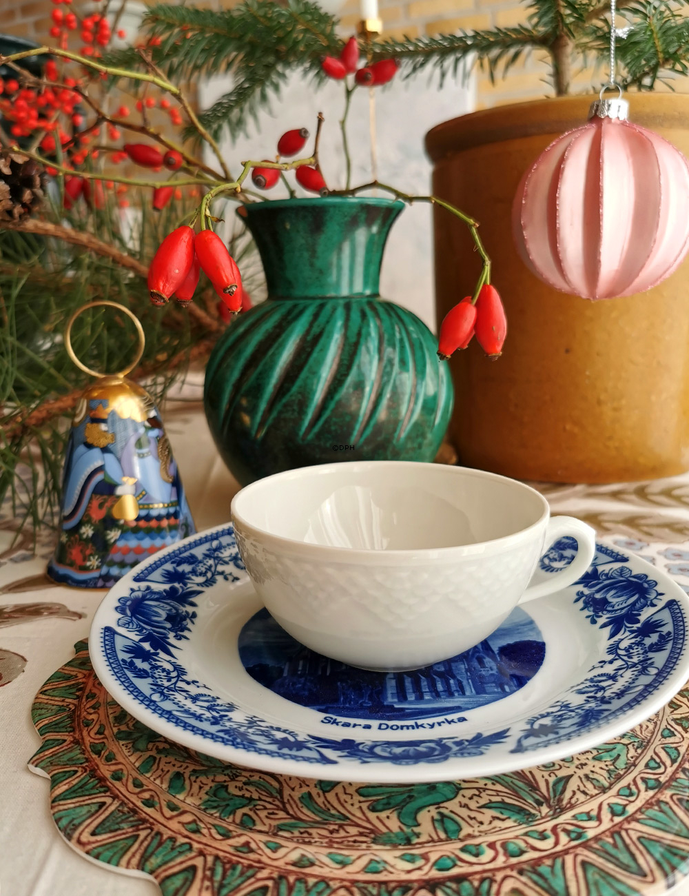 Hvid Riflet, Te kop UDEN underkop, indhold 18 cl., Royal Copenhagen