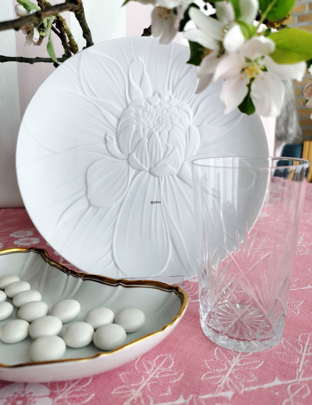 The Art of Giving Flowers, platte med relief, 'Snow Top', Royal Copenhagen