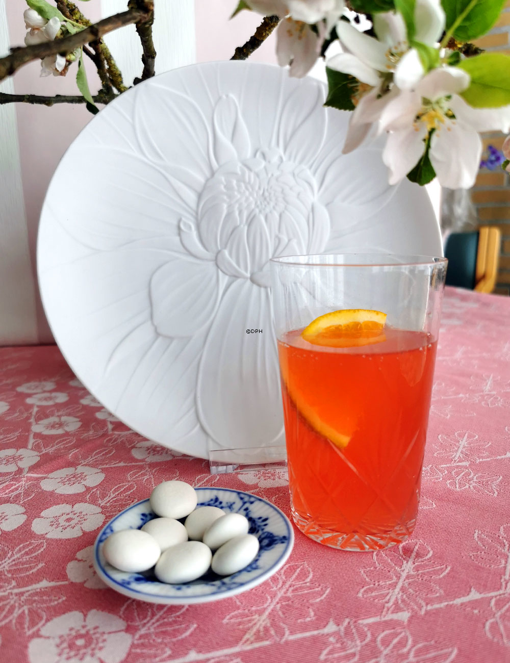 The Art of Giving Flowers, platte med relief, 'Snow Top', Royal Copenhagen