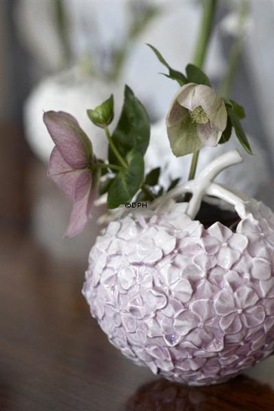 Hortensia vase i lilla, Royal Copenhagen nr. 135