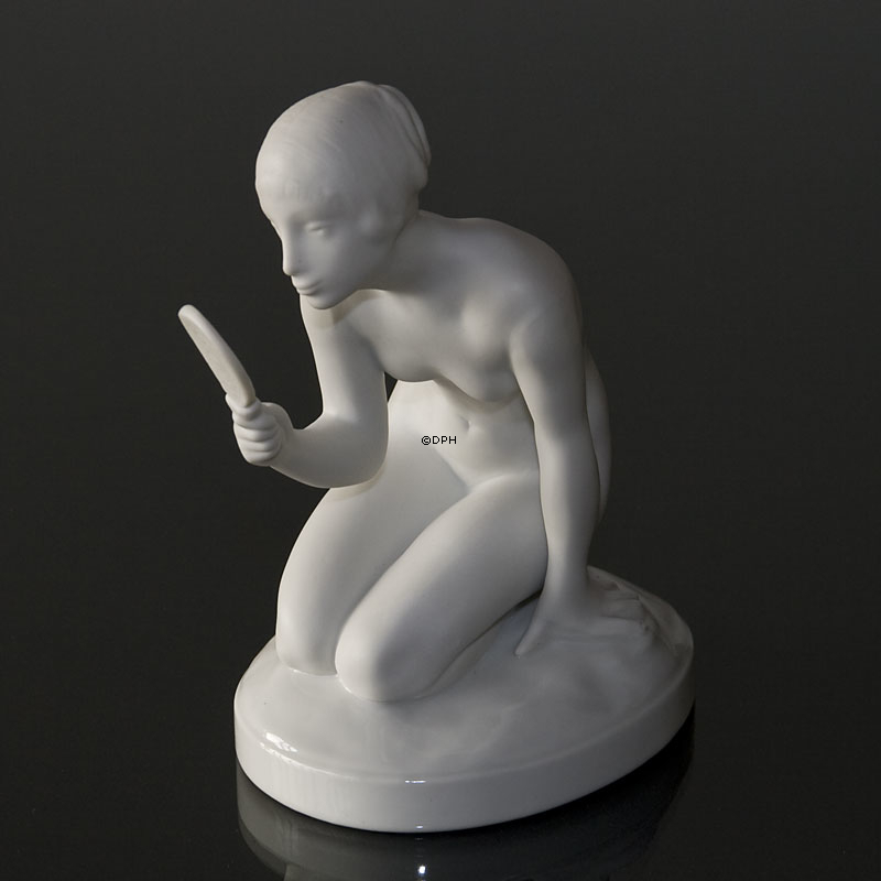 Pige med spejl, Royal Copenhagen Whites figur nr. 093