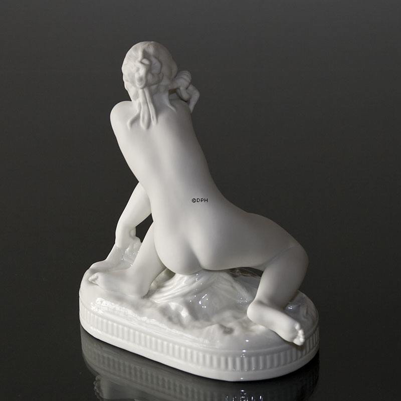 Susanne, Royal Copenhagen Whites figur nr. 133