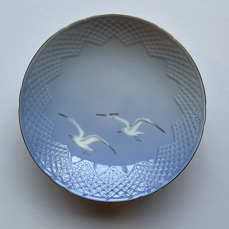 Mågestel med guld, kagefad på lav fod 24cm, Bing & Grøndahl nr. 206