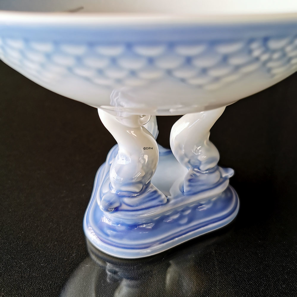 Mågestel uden guld, lille skål på trekantet fod med delfiner 14cm, Bing & Grøndahl nr. 451 eller 66