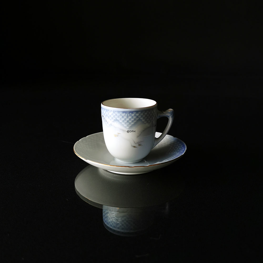 Måge med guld, kop med underkop, indhold 0,75 cl, Bing & Grøndahl nr. 461