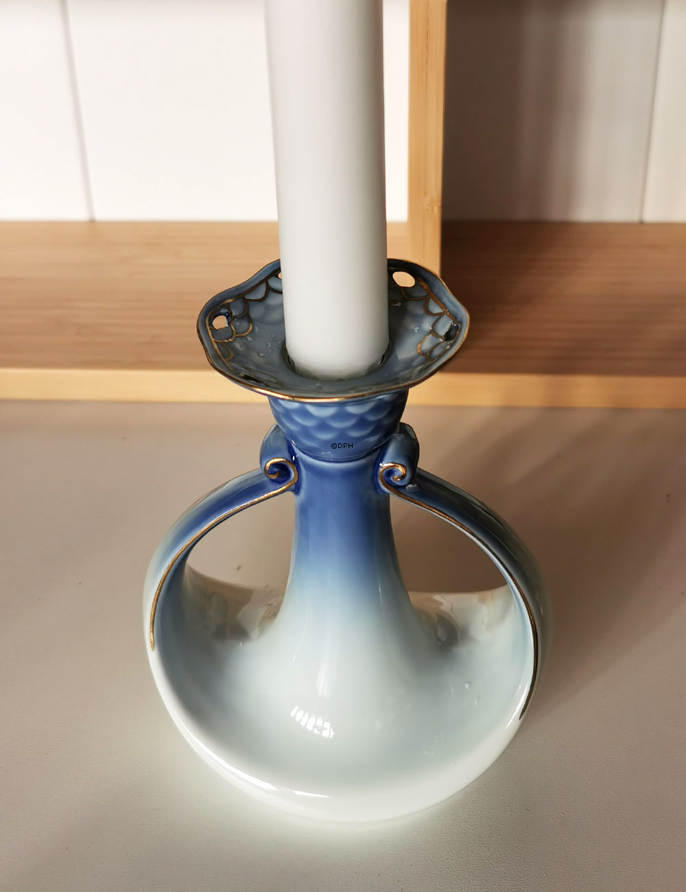 Mågestel med guld uden måge, lysestage nr. 72 eller 503, Blå top/hvid bund