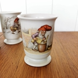 Krus med Wiberg nisse der laver grød, Royal Copenhagen nr. 3-5436