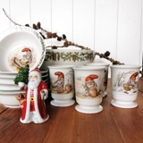 Krus med Wiberg nisse der laver grød, Royal Copenhagen nr. 3-5436