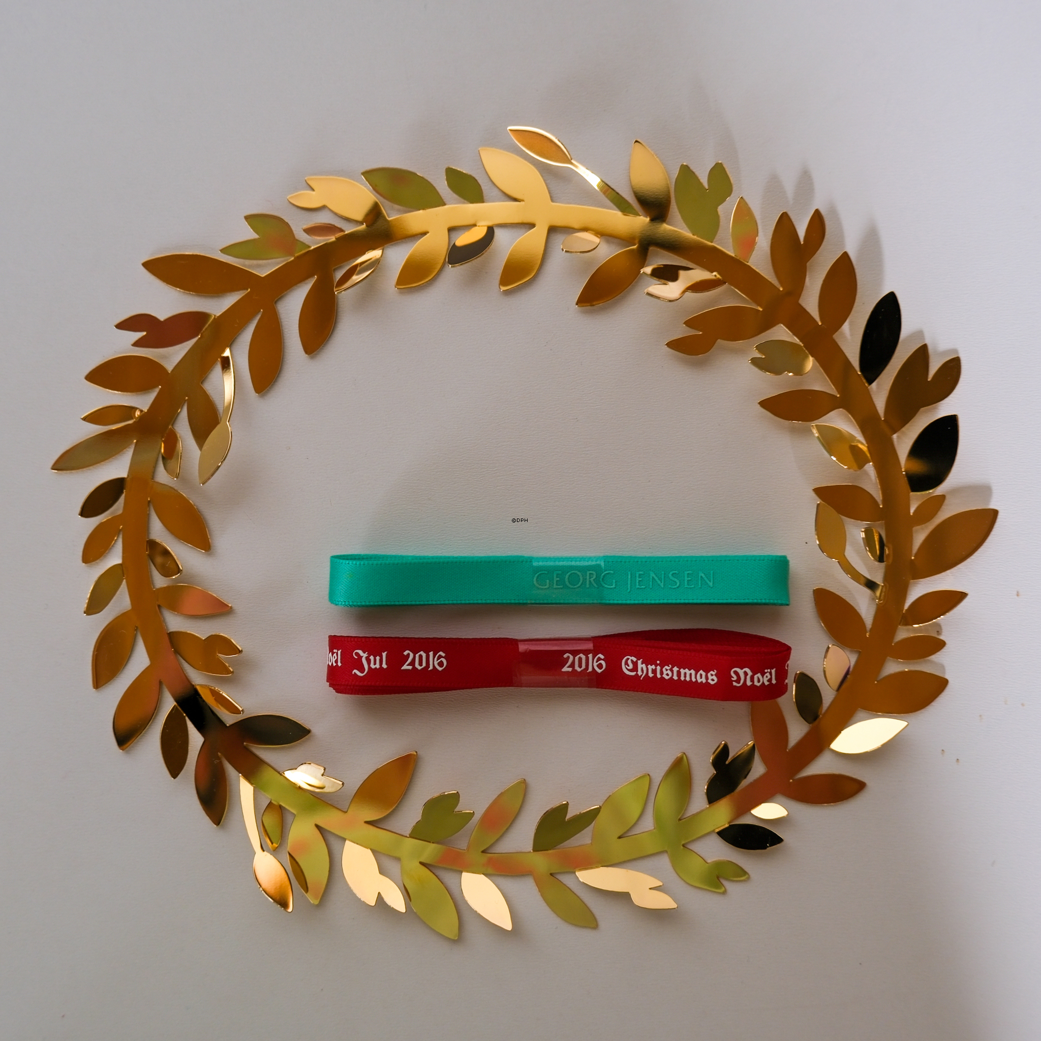 Georg Jensen Krans af magnolia blade - Forgyldt 16x19cm designet af Helene Rohner