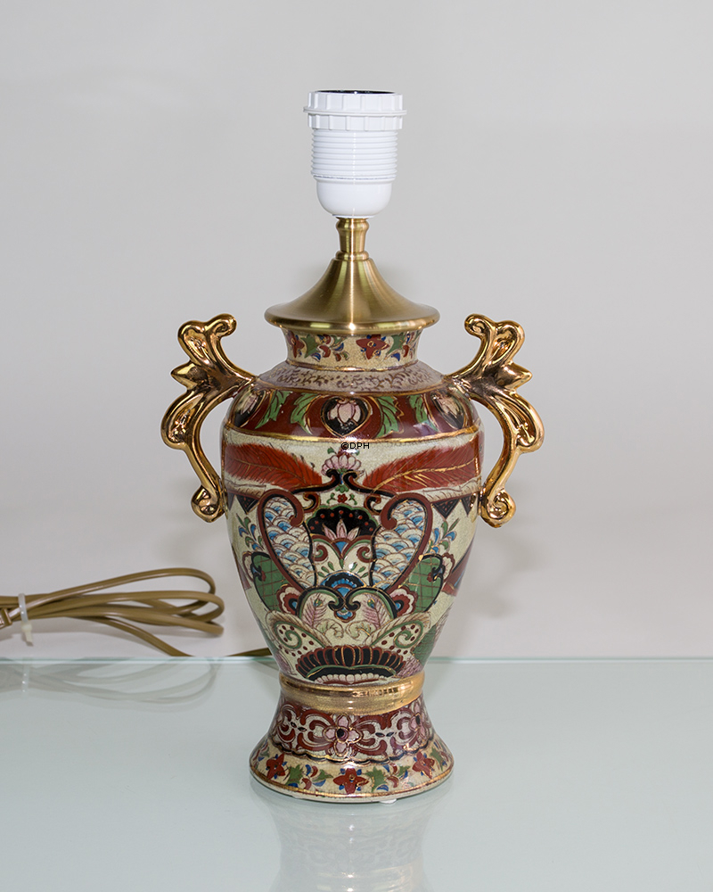 Kinesisk bordlampe med guldøre