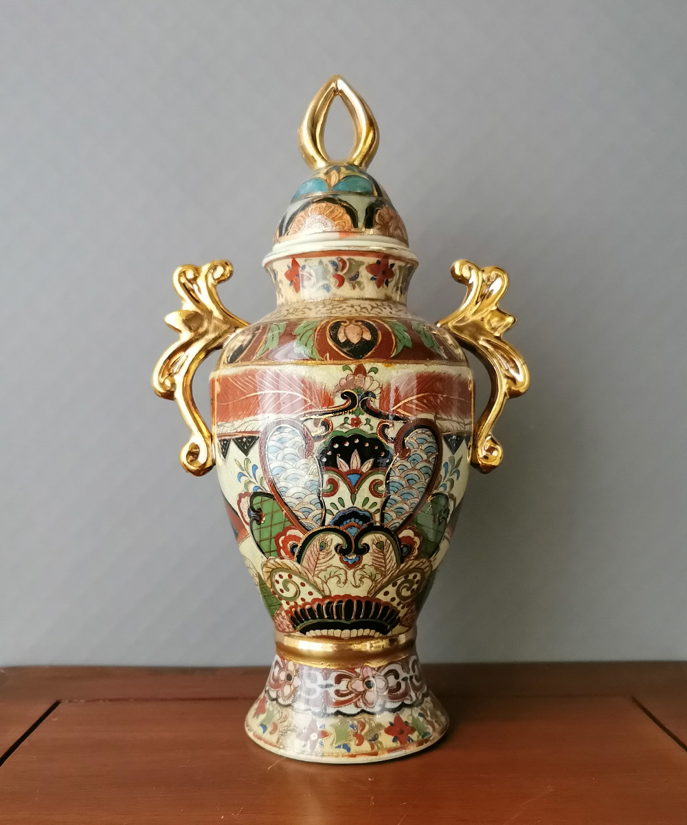 Kinesisk Tempel krukke med guldøre