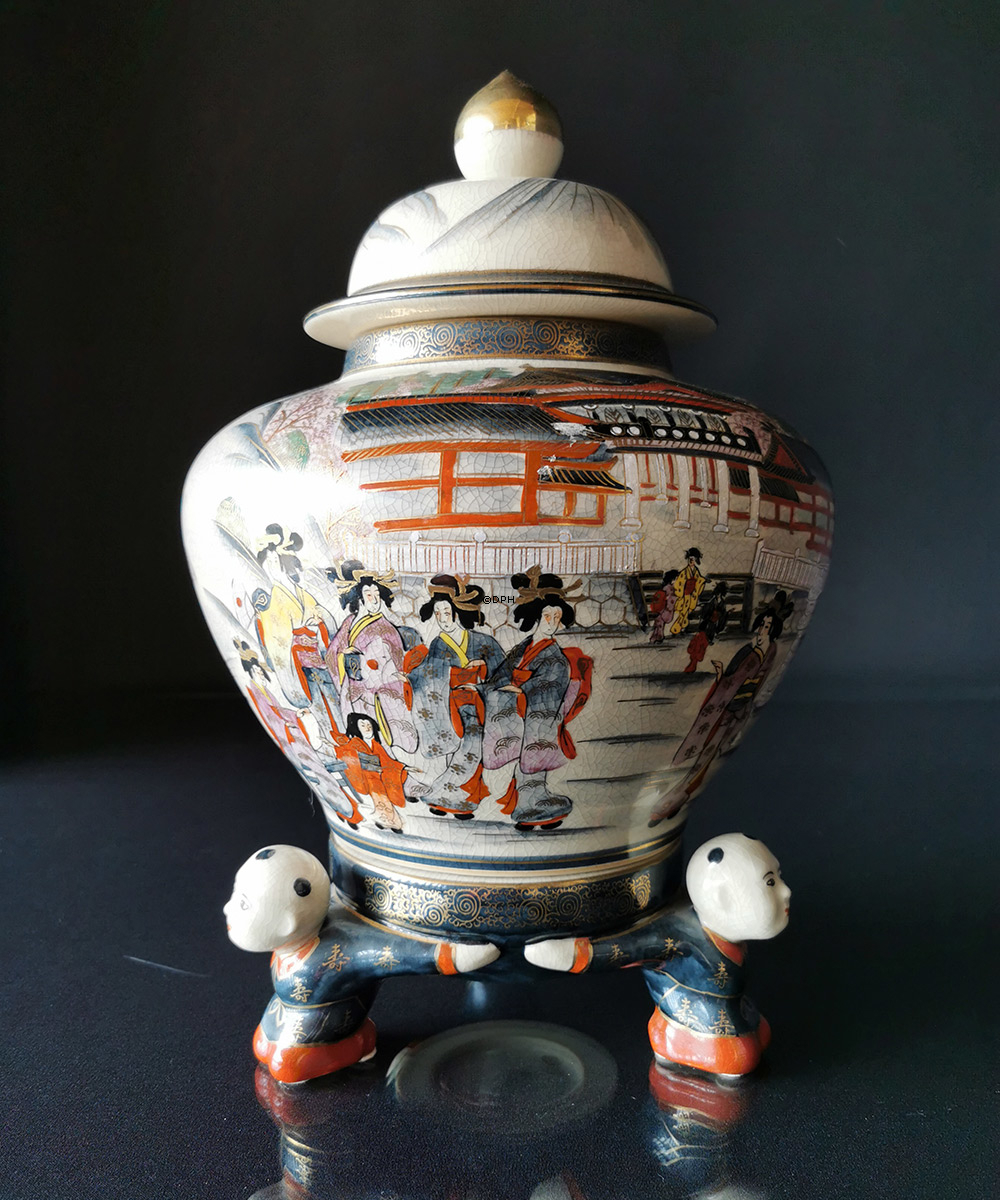 Kutani krukke med opsats