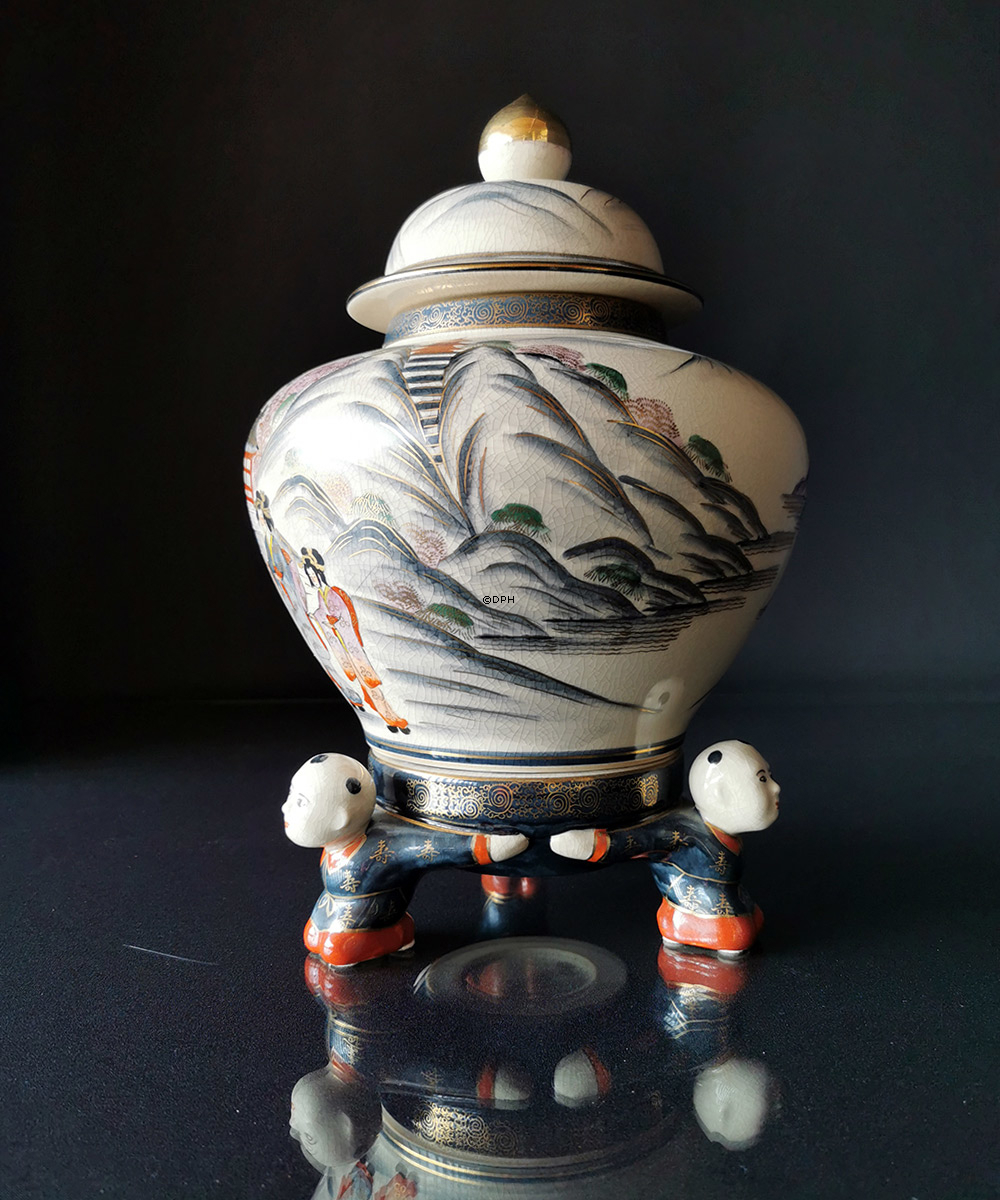 Kutani krukke med opsats