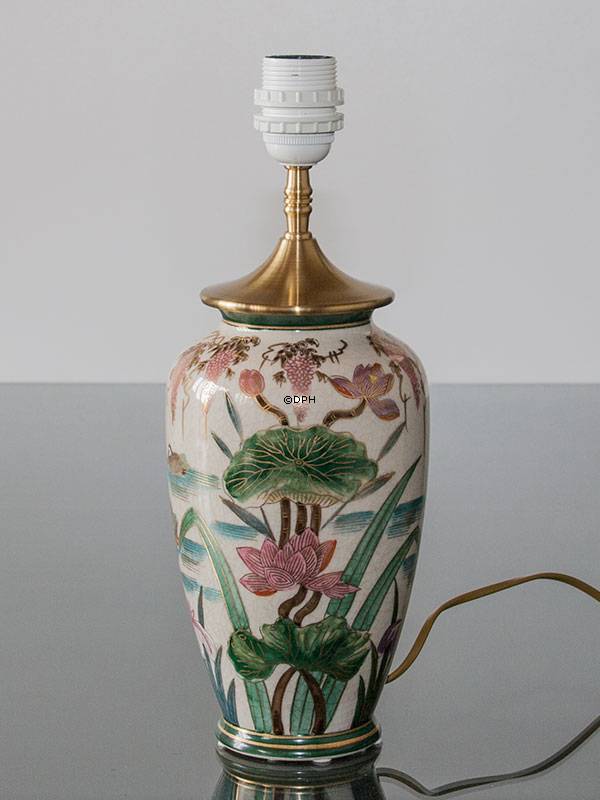 Kutani bordlampe med vand og blomst