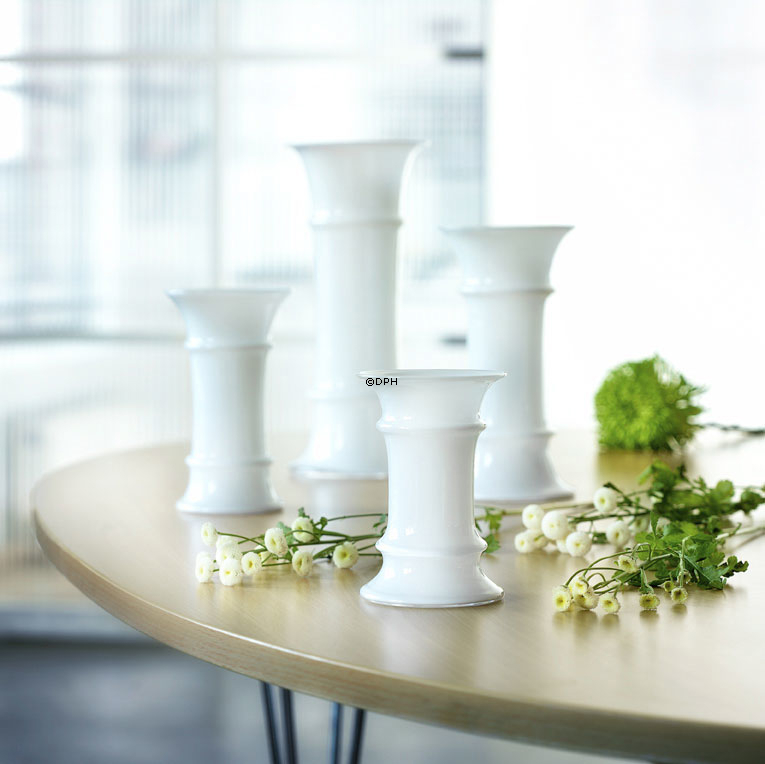 Holmegaard MB vase, opal, mellem