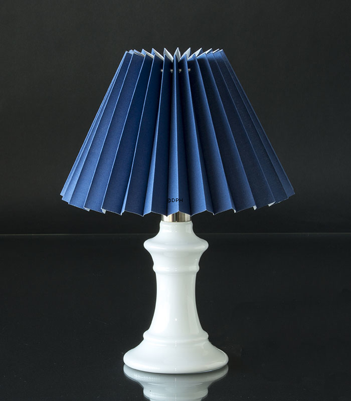 Plissé lampeskærm i blå chintz stof, sidelængde 18cm