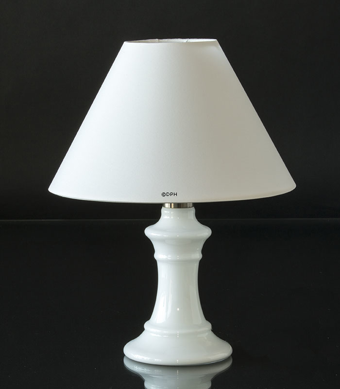 Rund lampeskærm høj model 16 cm i højden, hvid chintz stof