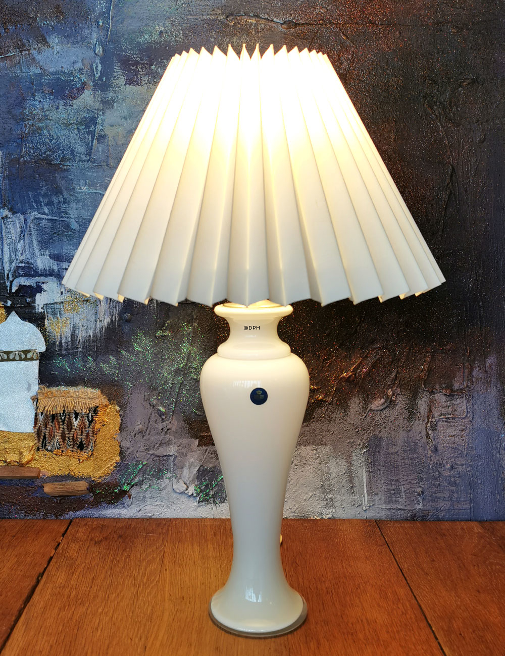 Plissé lampeskærm i hvid chintz stof, sidelængde 23cm