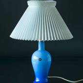 Holmegaard Torino Bordlampe i blåt glas, mellem - Udgået af produktion