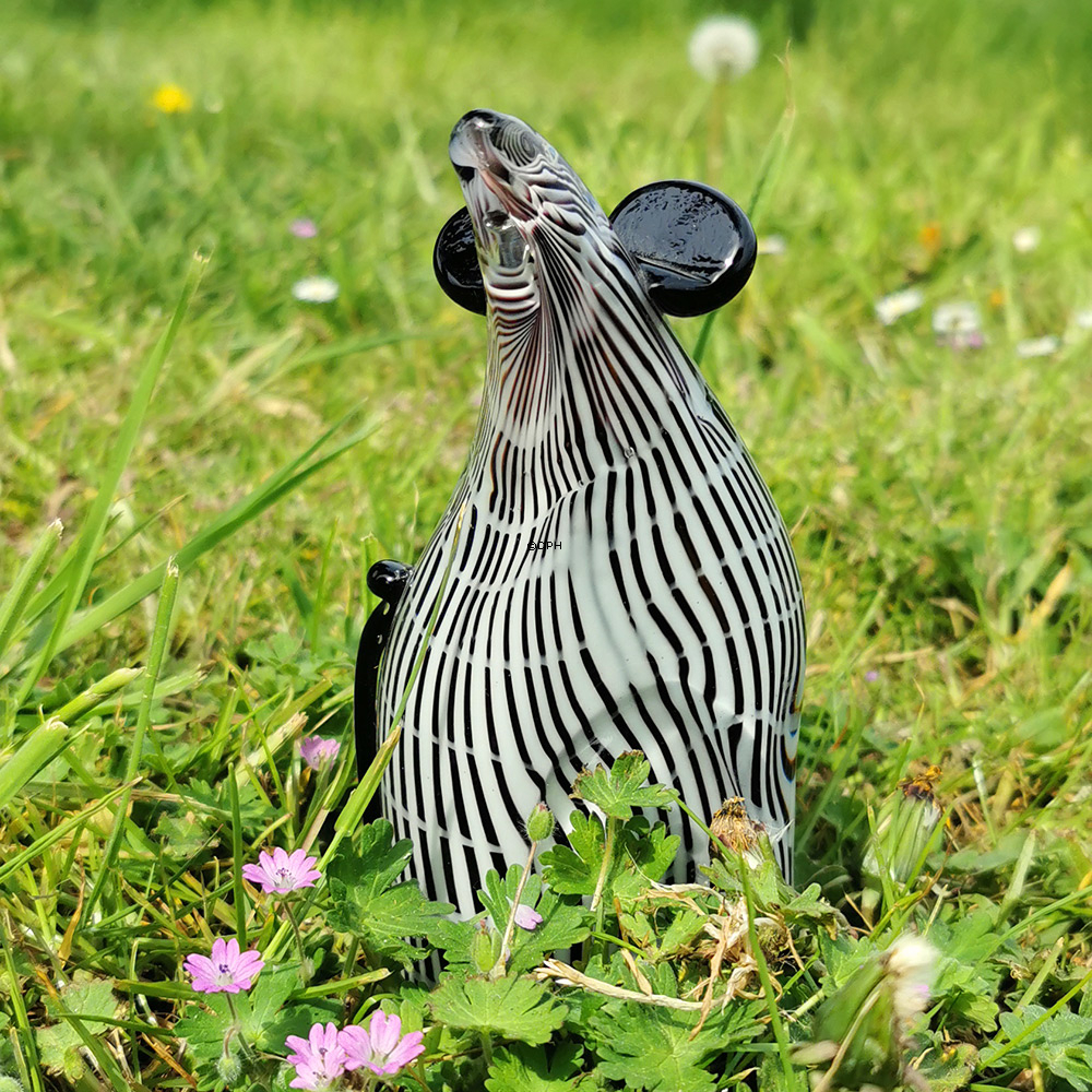 Siddende glasmus - sort og hvidt glas, Mundblæst glasfigur