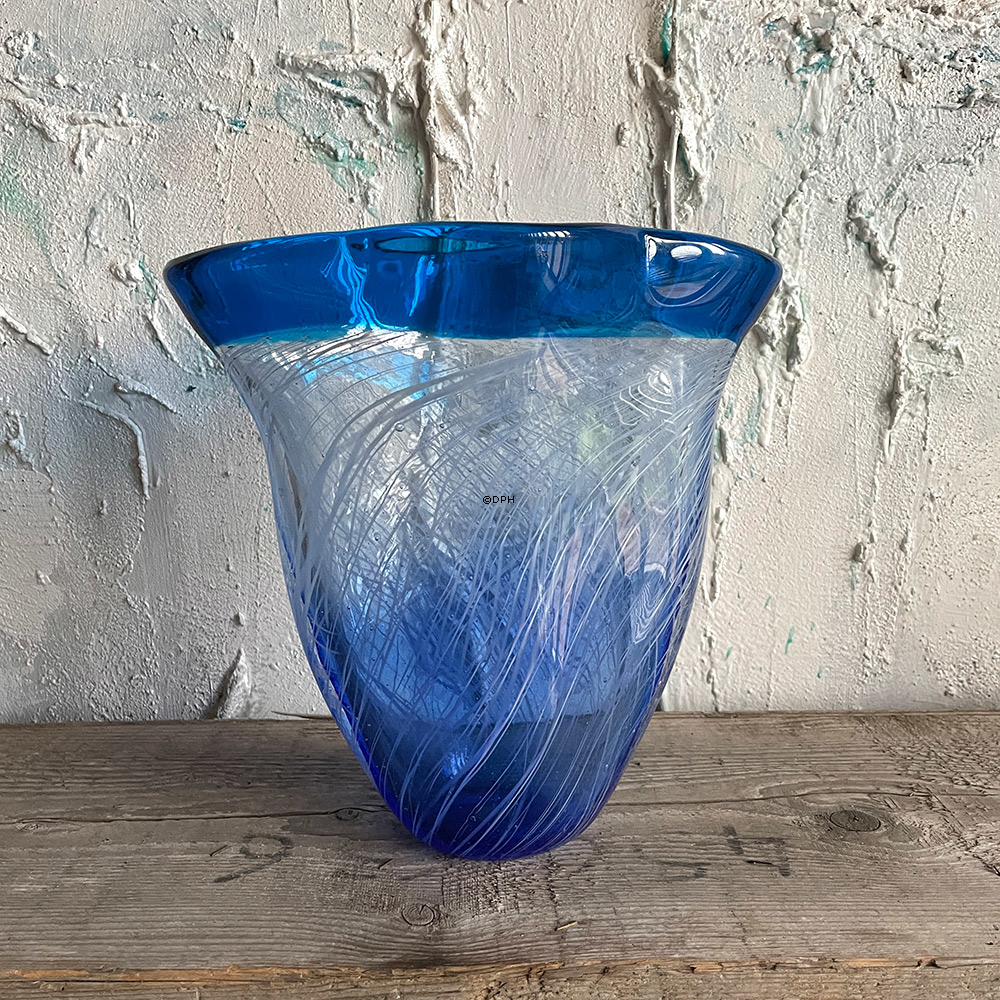 Blå glasvase oval med bølget kant, Mundblæst glasvase,