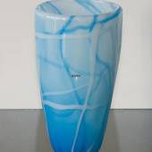Glasvase til stor buket, høj model i blå og hvide nuancer, glaskunst, 