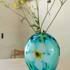 Stor rund glasvase blå med blomstermotiv, Mundblæst glaskunst, | Nr. 4450 | DPH Trading