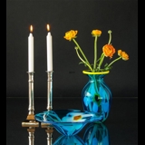 Stor glasvase - blå med blomster og gul kant, Mundblæst glaskunst,