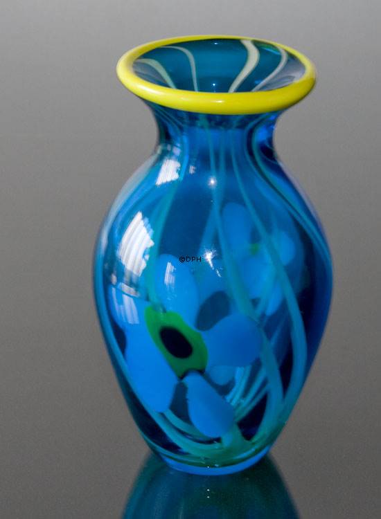 Glass vase