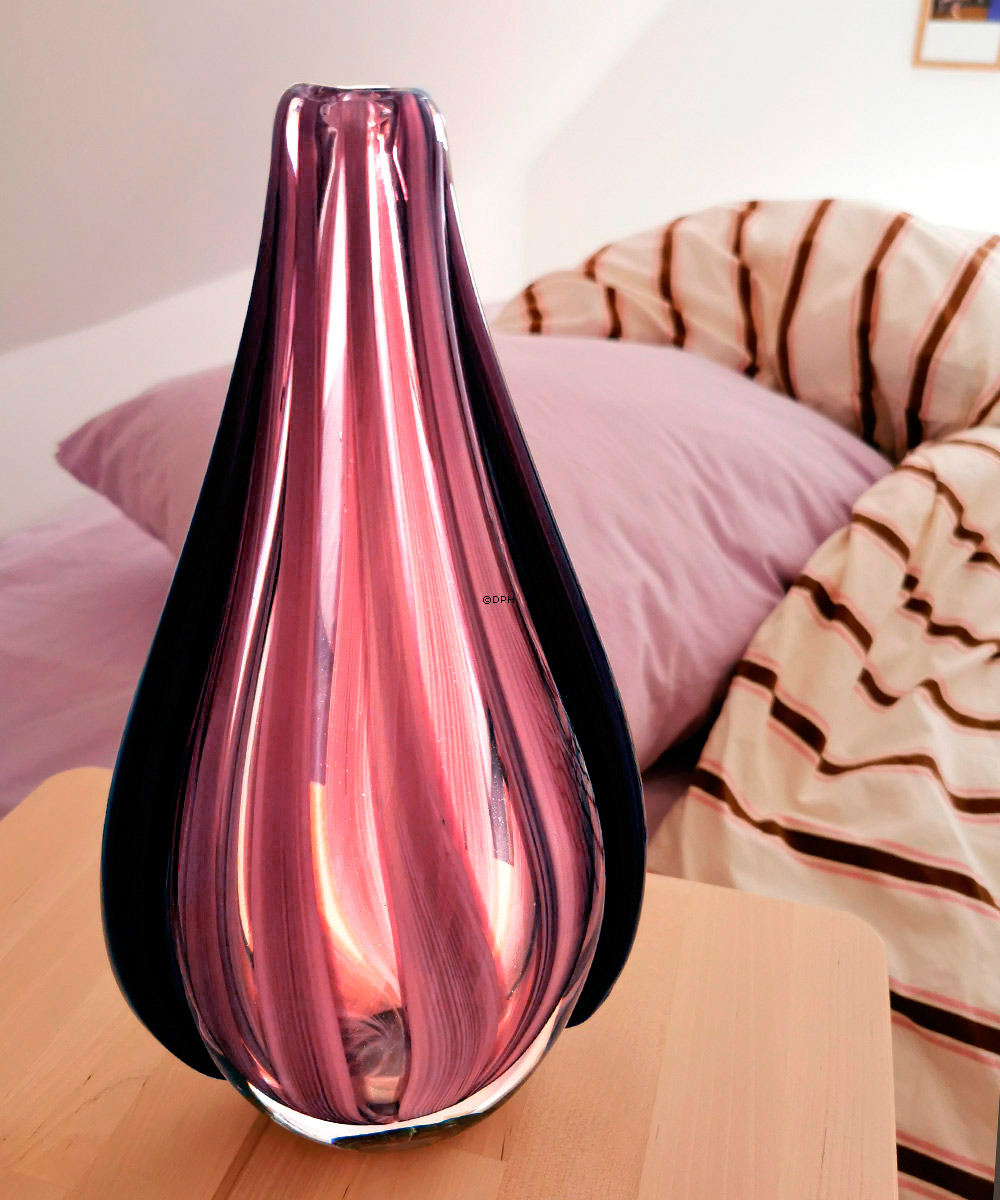 Oval glasvase til få blomster, klar glas med rosa/lilla mønster, 30cm, glaskunst,